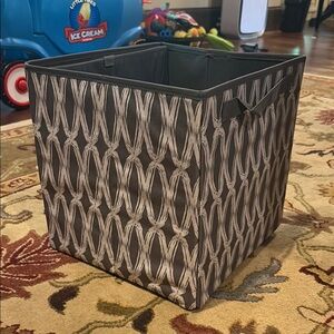 Thirty-One Gray and White Geometric Accent Basket